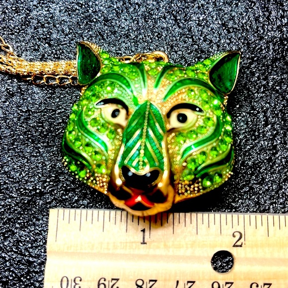 Betsey Johnson Green Wolf Head Pendant Necklace - Picture 4 of 10